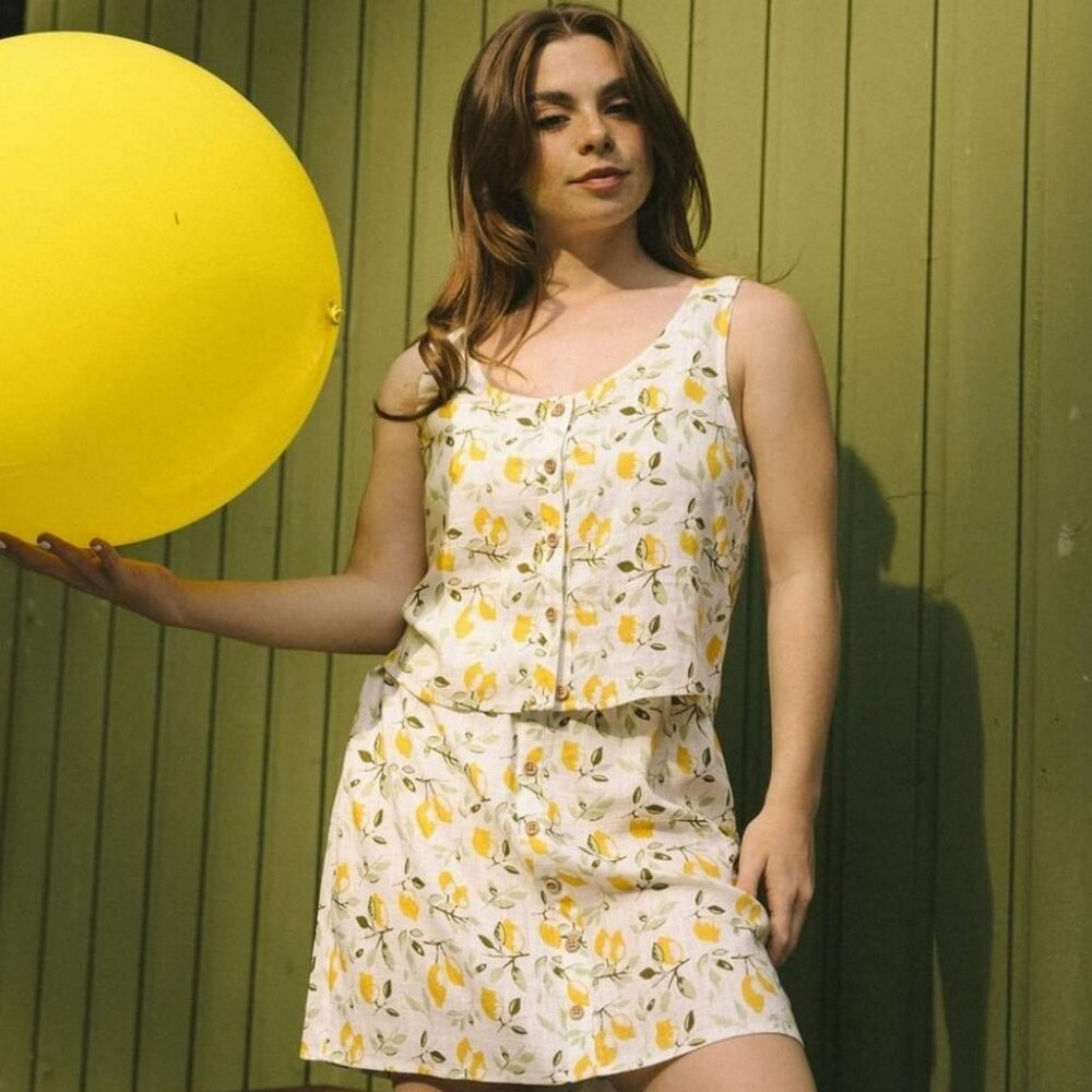 JACKSON ROWE | Button Front Lemon Linen Blend Mini Skirt (M) - Picture 2 of 7